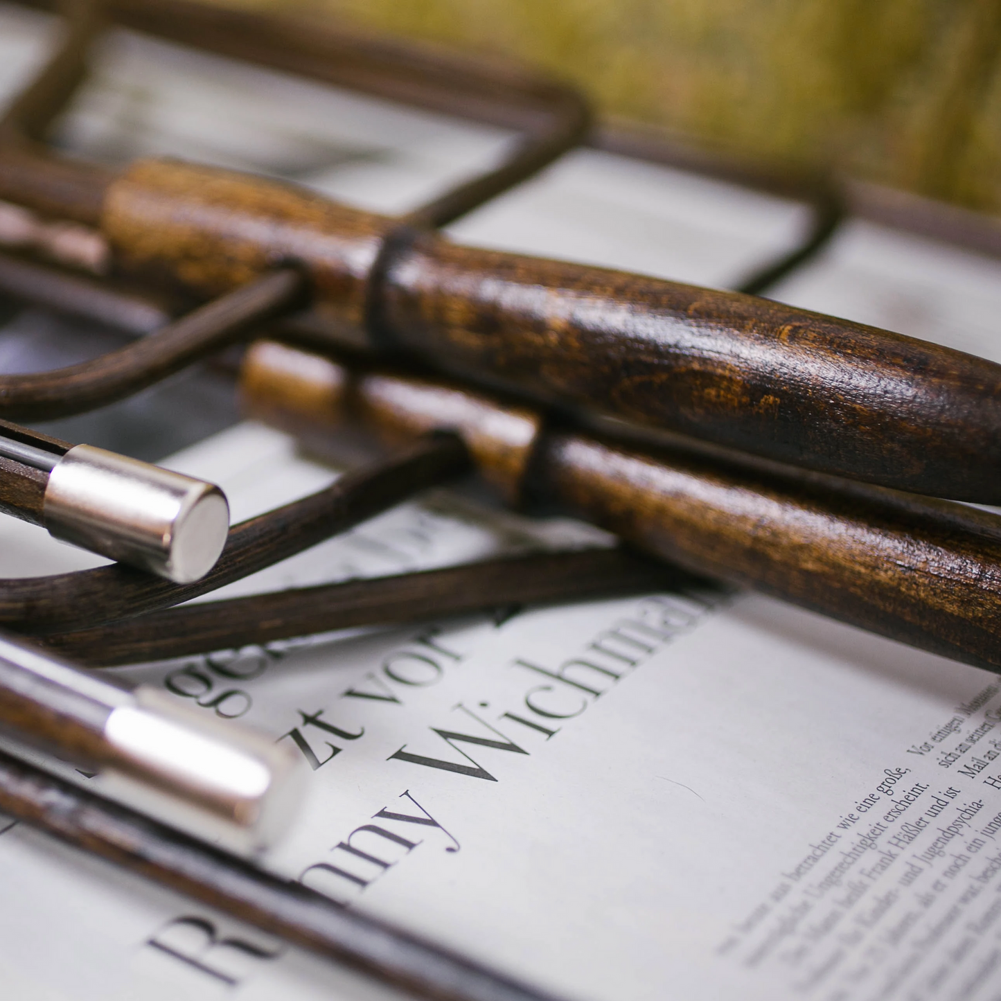 Vienna Café Classic Newspaper Rack N.4 | Dark Brown | Formpoet