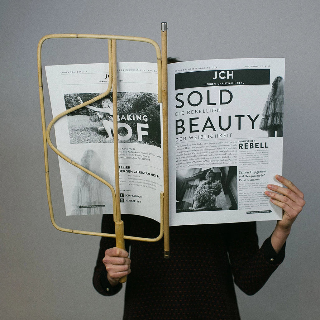 Vienna Café Classic Newspaper Rack N.4 | Natural Color | Formpoet