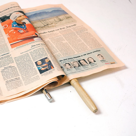 Vienna Café Classic Newspaper Rack N.4 | Natural Color | Formpoet